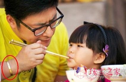 低調奢華 王岳倫李湘定情手鐲五年未摘